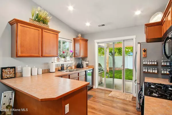 3657 E KAUFFMAN LN, Post Falls, ID 83854