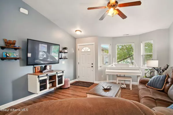 3657 E KAUFFMAN LN, Post Falls, ID 83854