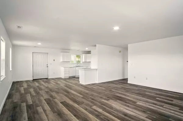 41450 Sunday Bay Rd N, Deer Meadows, WA 99122