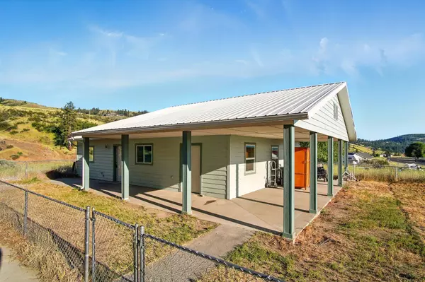 41450 Sunday Bay Rd N, Deer Meadows, WA 99122