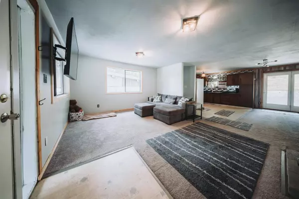 3257 Circle Dr, Valley, WA 99181