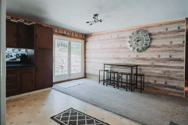 3257 Circle Dr, Valley, WA 99181