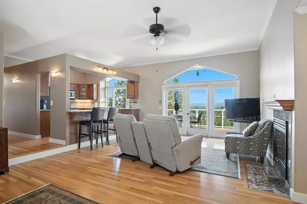 7907 N Cedar Rd, Spokane, WA 99208