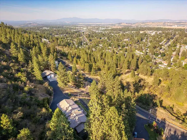 7907 N Cedar Rd, Spokane, WA 99208