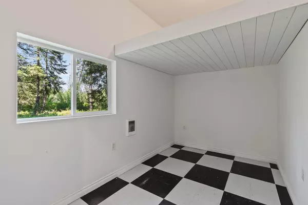 101 Buck Creek Rd, Newport, WA 99156