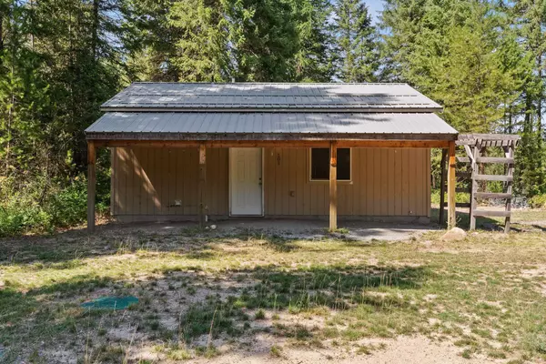 101 Buck Creek Rd, Newport, WA 99156