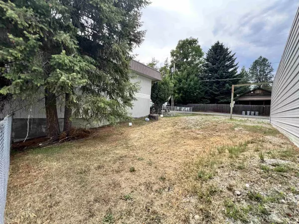 421 N Spokane Ave, Newport, WA 99156