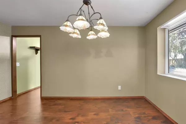 215 S Moen St, Greenacres, WA 99016