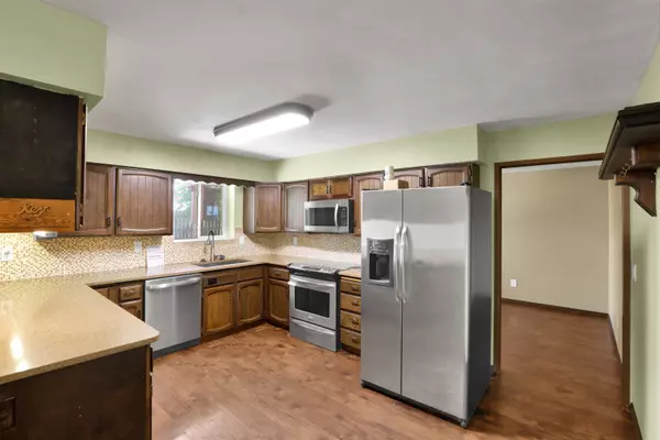 215 S Moen St, Greenacres, WA 99016