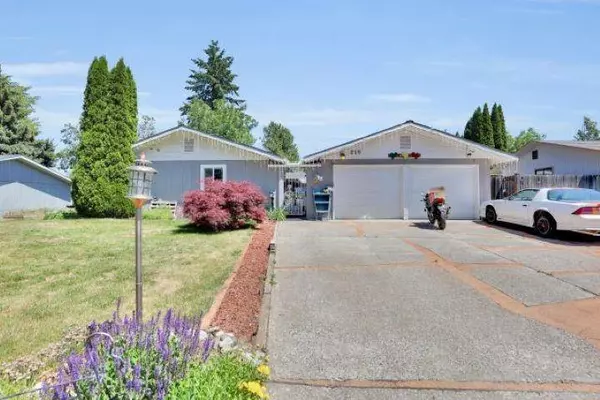 215 S Moen St, Greenacres, WA 99016