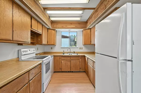 427 W 7th St, Newport, WA 99156