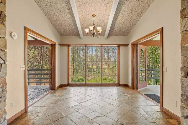 21110 W Blue Heron Rd, Cheney, WA 99004