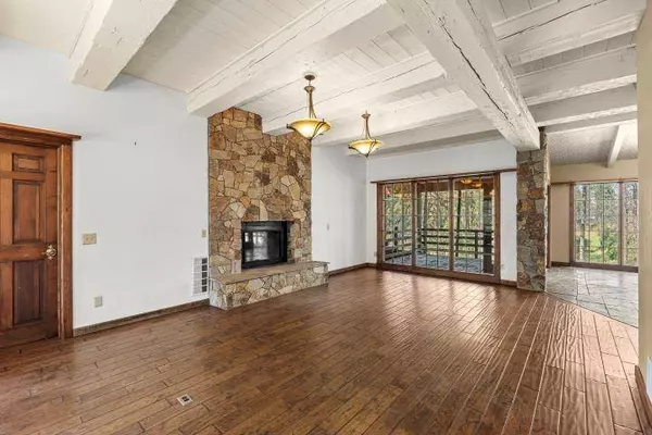 21110 W Blue Heron Rd, Cheney, WA 99004