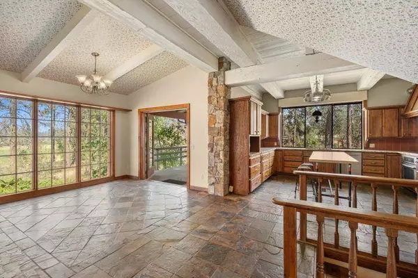 21110 W Blue Heron Rd, Cheney, WA 99004