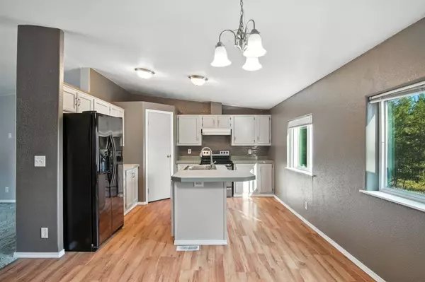 372 Rumsey Dr, Newport, WA 99156