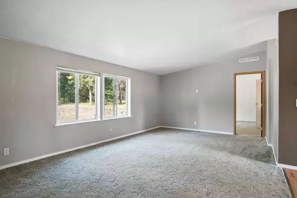 372 Rumsey Dr, Newport, WA 99156