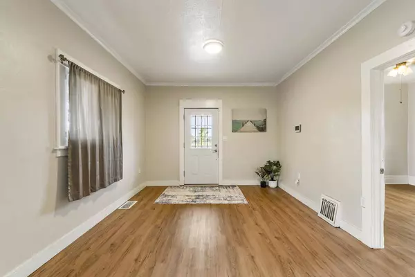 2820 N Perry St, Spokane, WA 99207