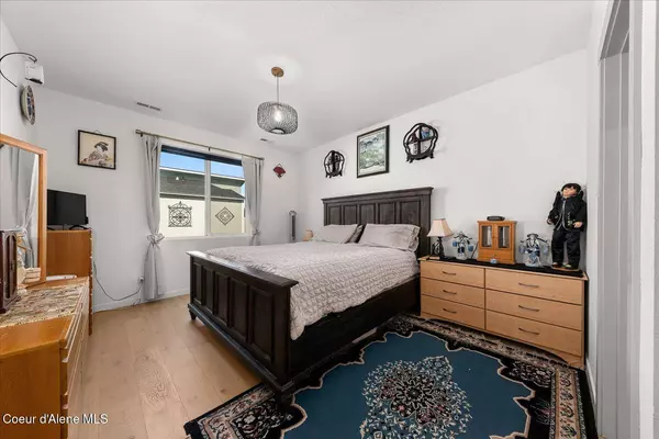 5770 W GUMWOOD CIR, Post Falls, ID 83854