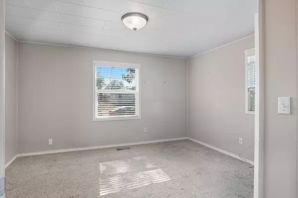 417 E Queen Ave, Spokane, WA 99207