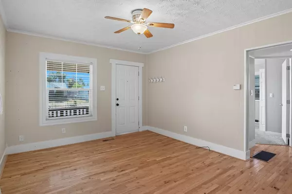 417 E Queen Ave, Spokane, WA 99207