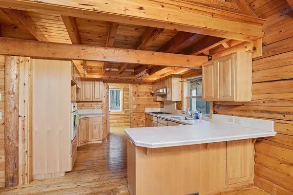 9320 W Seven Mile Rd, Nine Mile Falls, WA 99026