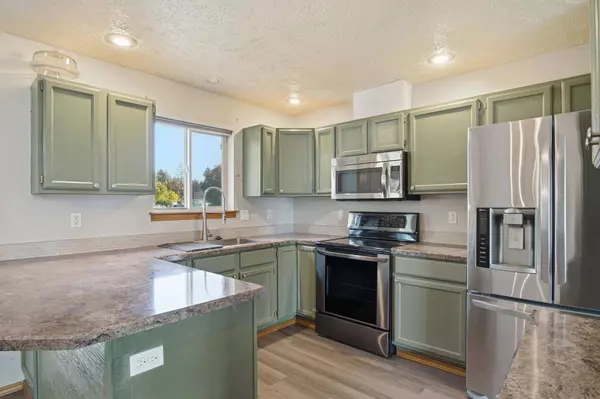 321 S Greenacres Rd, Spokane Valley, WA 99016