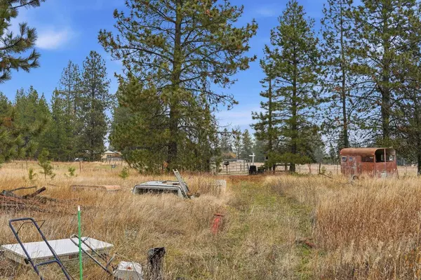 4013 W Hamilton Rd, Deer Park, WA 99006