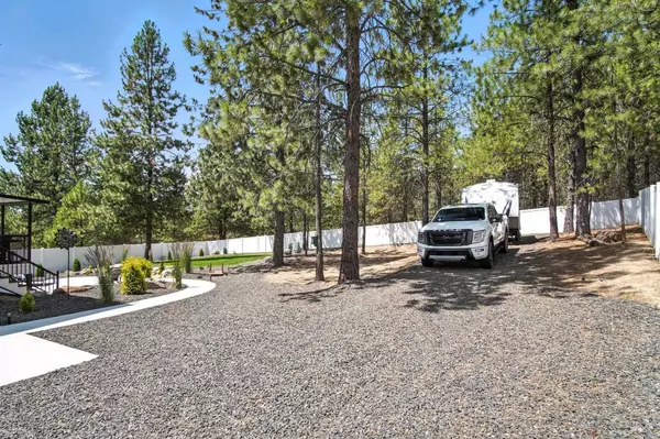 60849 Westview Dr, Nine Mile Falls, WA 99026