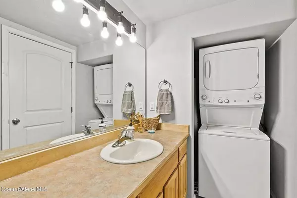 842 N Chase Rd ##203, Post Falls, ID 83854