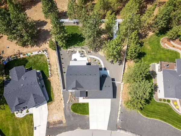 60849 Westview Dr, Nine Mile Falls, WA 99026