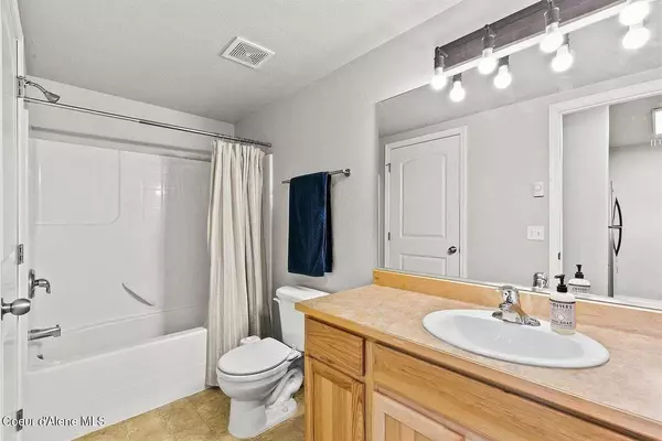 842 N Chase Rd ##203, Post Falls, ID 83854