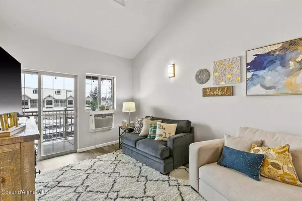 842 N Chase Rd ##203, Post Falls, ID 83854