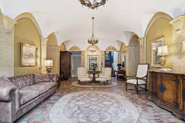 704 W 6th Ave #Unit 302, Spokane, WA 99204