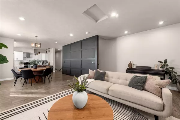 5908 N Monroe St, Spokane, WA 99205