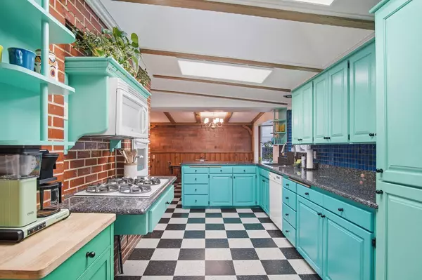 10714 E 8th Ave, Spokane, WA 99206