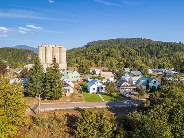 409 Pend Oreille Blvd, Metaline Falls, WA 99153