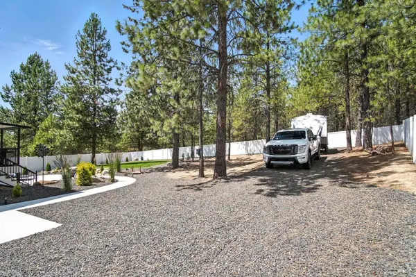 60849 Westview Dr, Nine Mile Falls, WA 99026