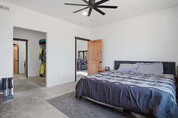 5566 W McKenzie Woolard Rd, Nine Mile Falls, WA 99006