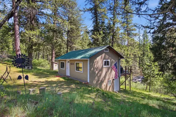 14149 N Shallow Beach Ln, Newman Lake, WA 99025