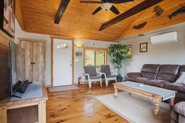 14149 N Shallow Beach Ln, Newman Lake, WA 99025
