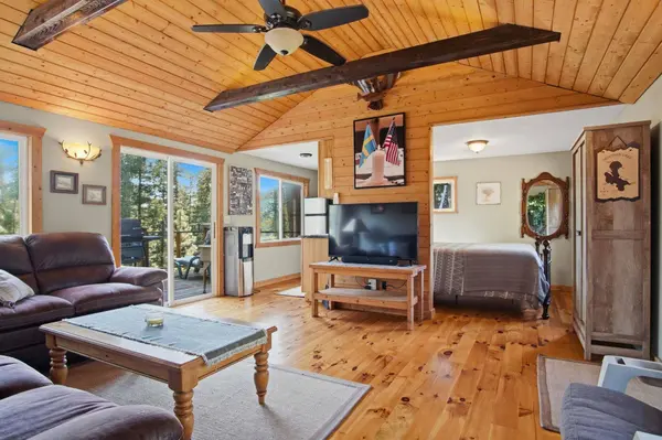 14149 N Shallow Beach Ln, Newman Lake, WA 99025
