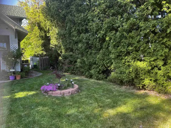 1018 W Grace Ave, Spokane, WA 99205