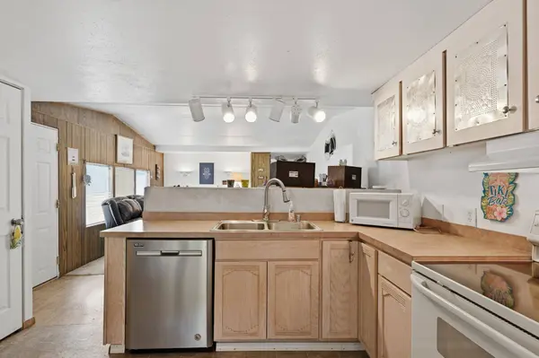 31884 E Phillips Ln, Davenport, WA 99122