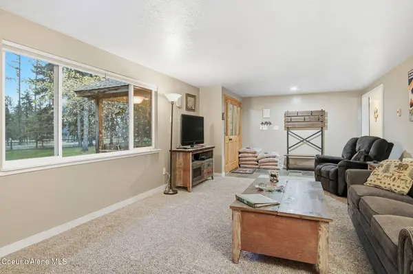 527 Creekside DR, Priest Lake, ID 83856
