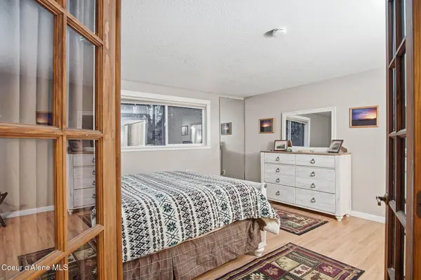 527 Creekside DR, Priest Lake, ID 83856