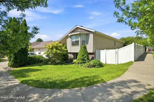 8220 N Salmonberry LOOP
