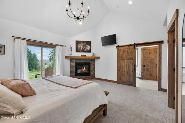 17661 N Richards DR, Hayden, ID 83835