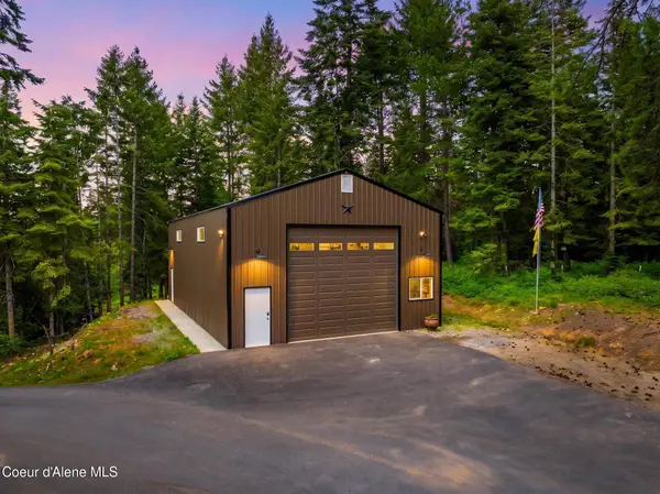 17661 N Richards DR, Hayden, ID 83835