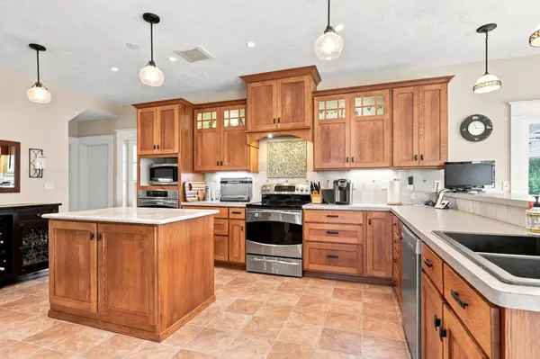 34048 Egypt Loop E Rd, Davenport, WA 99122