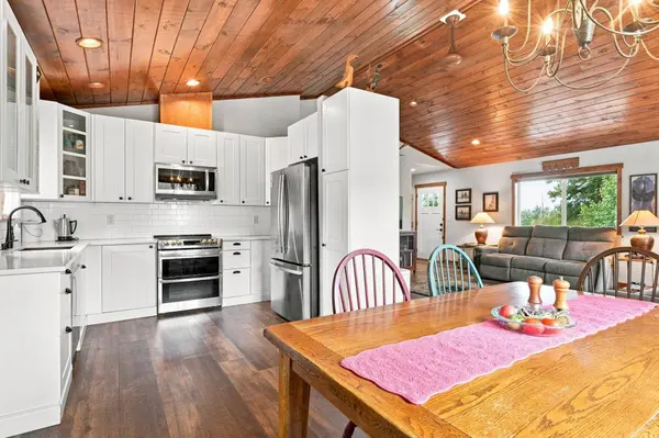 1576 Sunrise Hill Ln, Newport, WA 99156